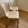 Chaise empilable et monobloc elena avec trou d'évacuation pour l'eau